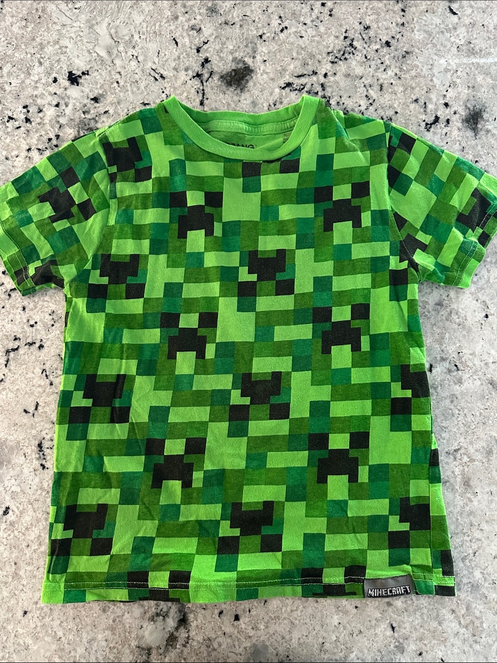 Boys Minecraft tee size medium green